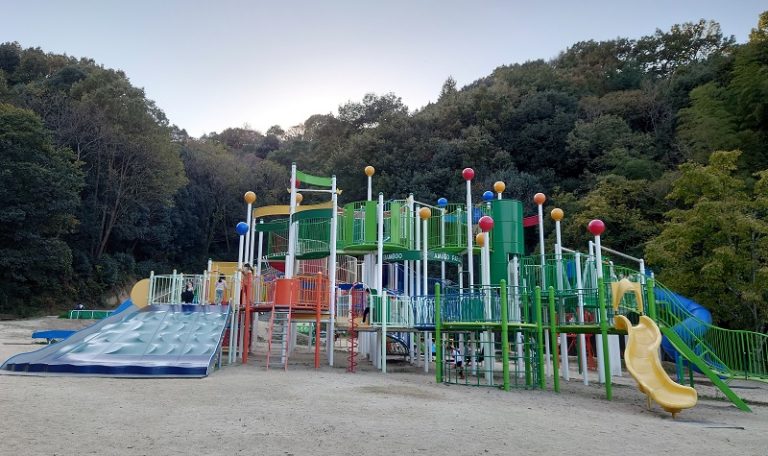 バンブー総合公園（バンブージョイハイランド）竹がモチーフの遊具がかわいい総合公園｜続マナムスメと今日もゆく